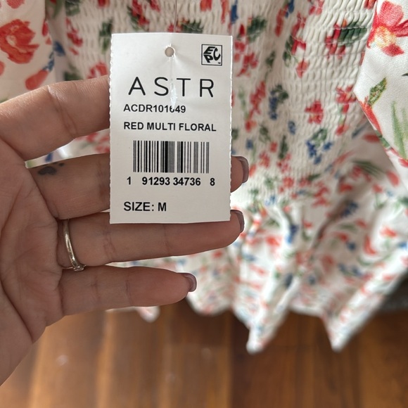 ASTR DRESS - Picture 3 of 4